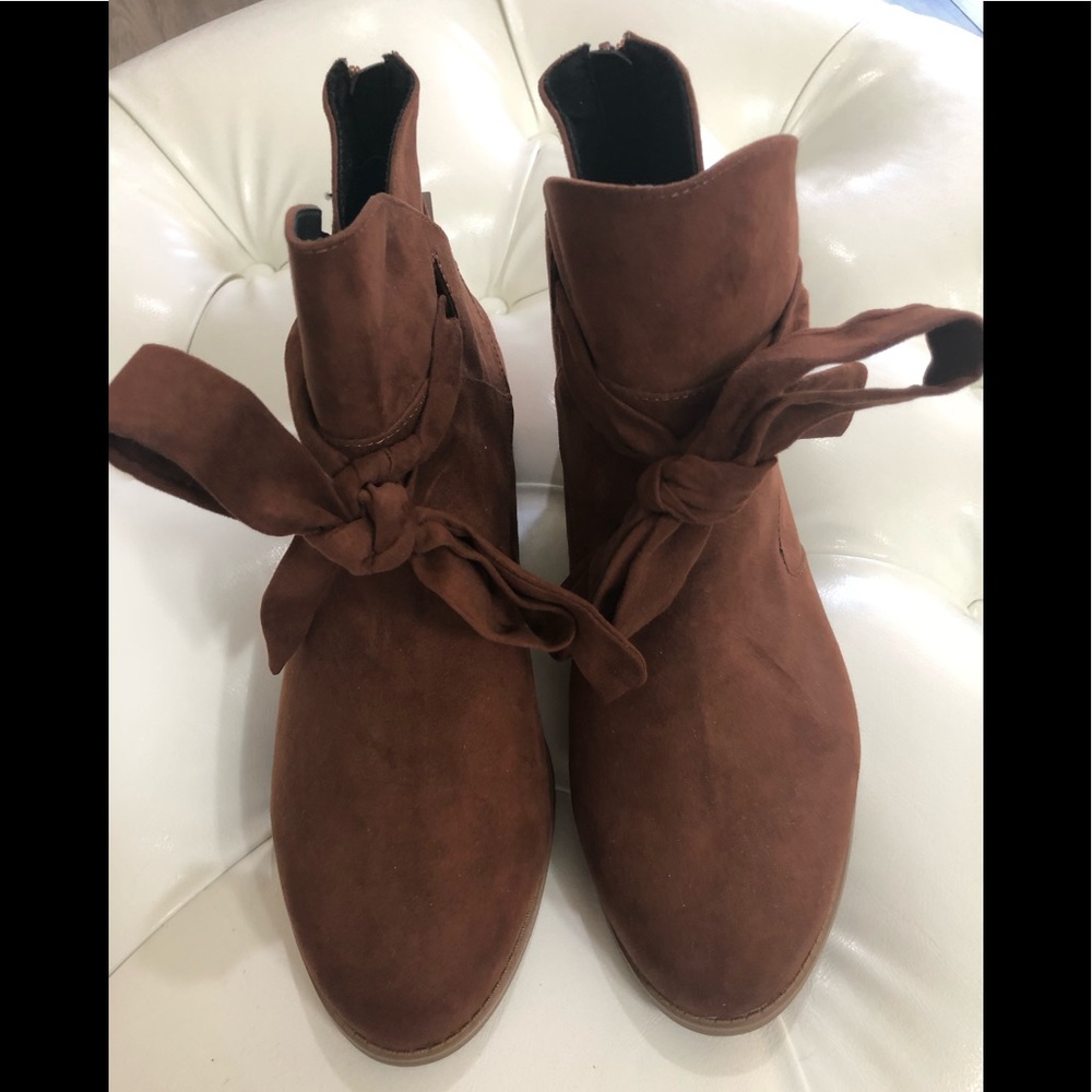 Brown bow booties 12W